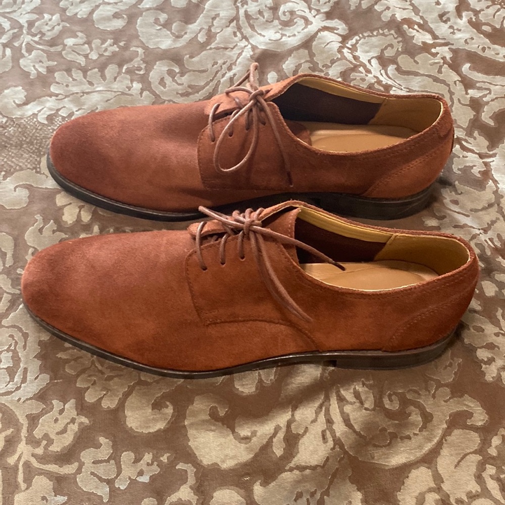 Clarks suede oxfords. Rust/brown.